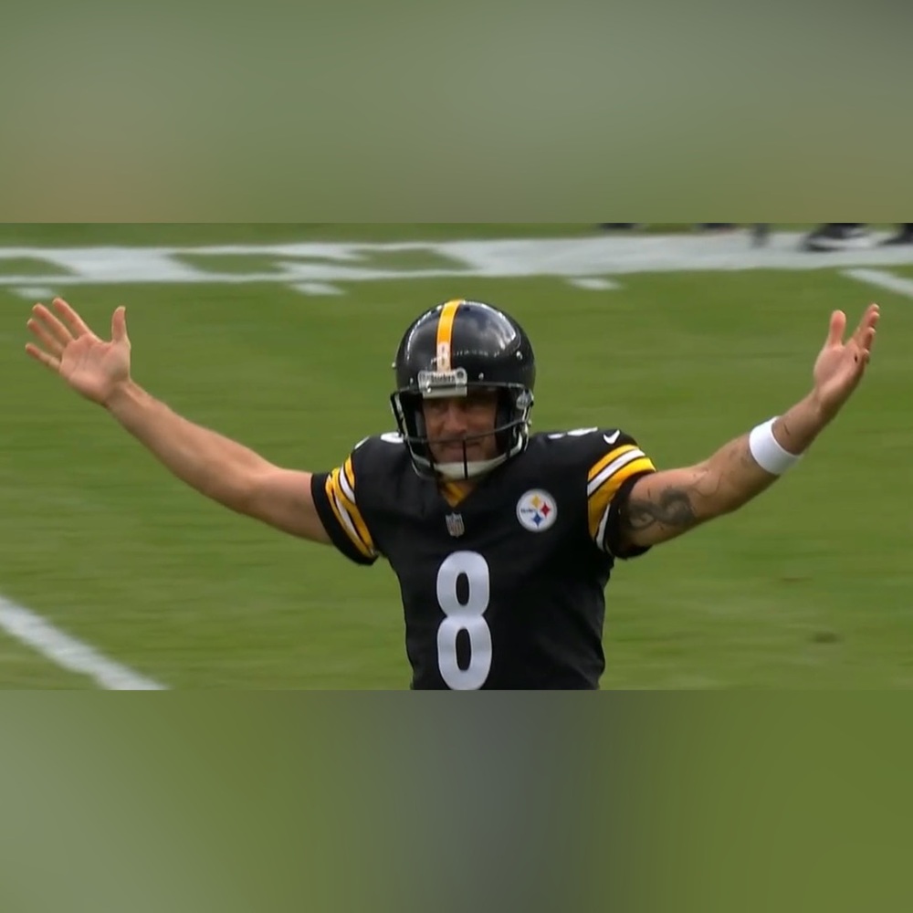GORGEOUS AUTHENTIC NFL STEELERS JERSEY!!! - Picture 2 of 11